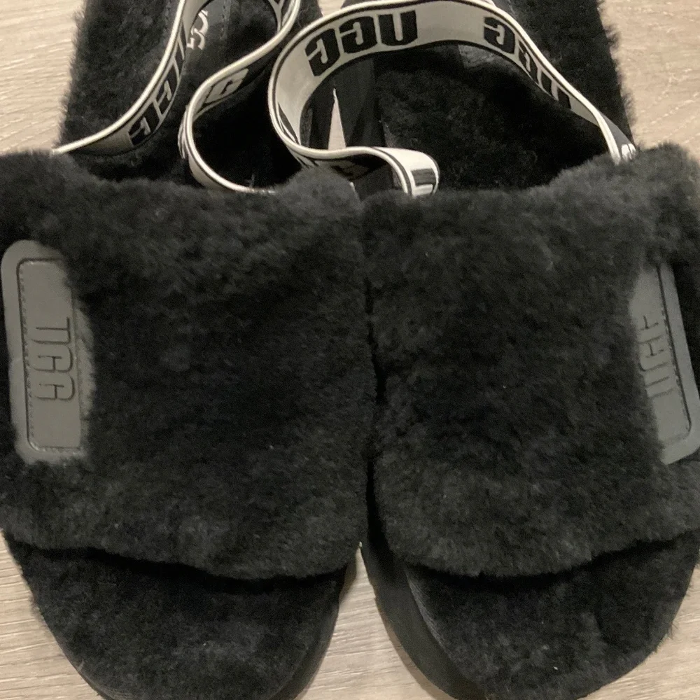 UGG Disco Slide Fur Platform Sandals Black Sheepskin  LIKE NEW Size 8
